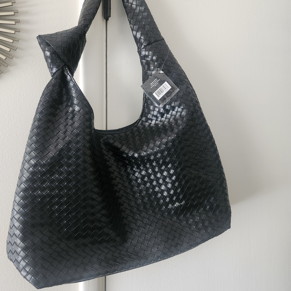 Ulta Beauty Black Woven Shoulder Bag - Picture 2 of 3